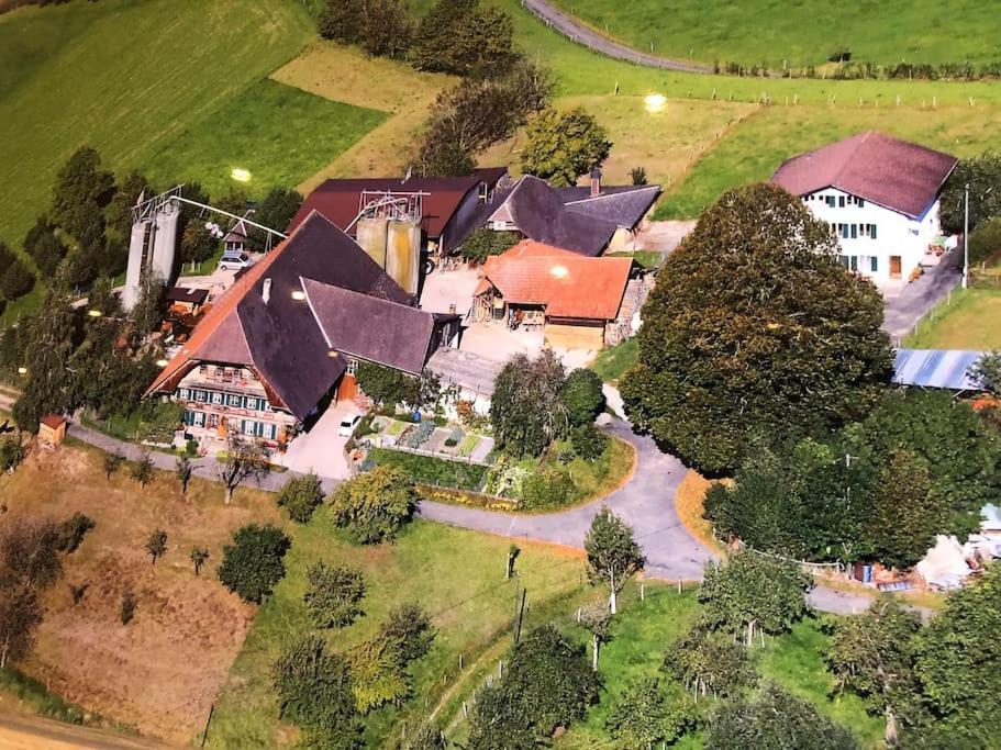 Ferienwohnung Auf Bauernhof Mit Hotpot Und Sauna Sumiswald 外观 照片